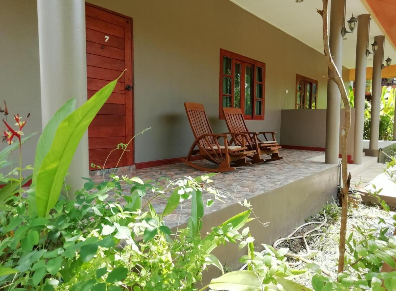 Lanta Wanida Resort Ko Lanta Exterior foto